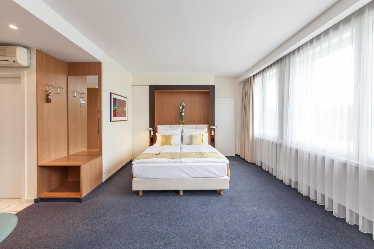Novum Hotel Ambassador Hamburg Exterior photo