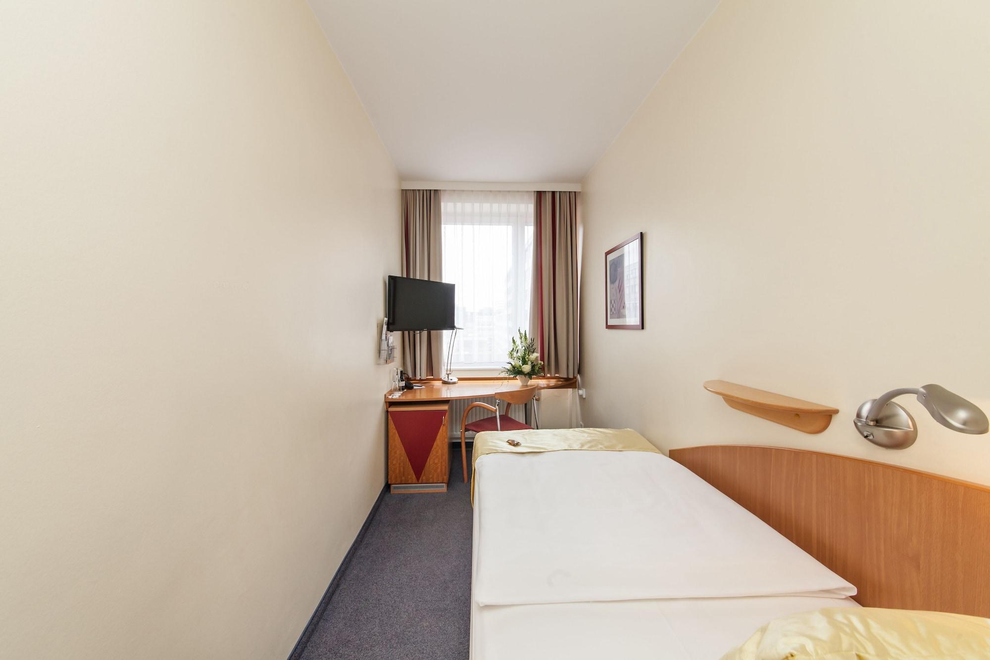 Novum Hotel Ambassador Hamburg Exterior photo
